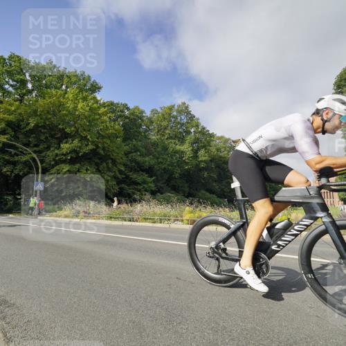 14.09.2025 - Stadtparktriathlon Michael Burmester http://msf.ph/oto/8891668 14.09.2025 10:41:25 Radfahren 654, 674, 728, 793 meine-sportfotos.de