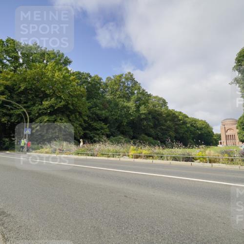 14.09.2025 - Stadtparktriathlon Michael Burmester http://msf.ph/oto/8891671 14.09.2025 10:41:27 Radfahren 654, 674, 698, 728, 793 meine-sportfotos.de