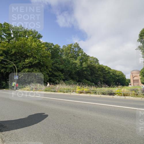 14.09.2025 - Stadtparktriathlon Michael Burmester http://msf.ph/oto/8891675 14.09.2025 10:41:29 Radfahren 654, 674, 681, 698, 728, 744, 749, 793 meine-sportfotos.de
