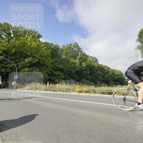 14.09.2025 - Stadtparktriathlon Michael Burmester http://msf.ph/oto/8891685 14.09.2025 10:41:37 Radfahren 654, 681, 698, 716, 744, 749, 755 meine-sportfotos.de