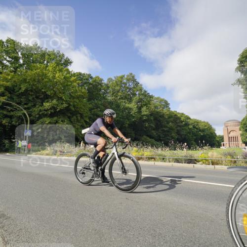 14.09.2025 - Stadtparktriathlon Michael Burmester http://msf.ph/oto/8891708 14.09.2025 10:42:18 Radfahren 599, 621, 628, 657, 676, 692, 754 meine-sportfotos.de