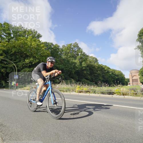 14.09.2025 - Stadtparktriathlon Michael Burmester http://msf.ph/oto/8891726 14.09.2025 10:43:27 Radfahren 764, 783, 788, 798, 805, 811, 817 meine-sportfotos.de