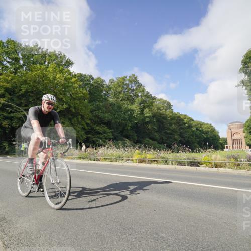 14.09.2025 - Stadtparktriathlon Michael Burmester http://msf.ph/oto/8891728 14.09.2025 10:43:30 Radfahren 693, 734, 764, 783, 788, 798, 805, 811, 817 meine-sportfotos.de