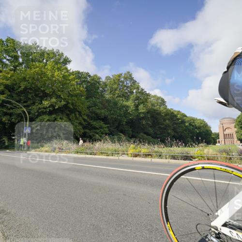 14.09.2025 - Stadtparktriathlon Michael Burmester http://msf.ph/oto/8891736 14.09.2025 10:43:34 Radfahren 693, 734, 764, 783, 788, 797, 798, 805, 811 meine-sportfotos.de