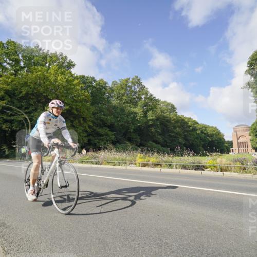 14.09.2025 - Stadtparktriathlon Michael Burmester http://msf.ph/oto/8891748 14.09.2025 10:44:09 Radfahren 668, 718, 753 meine-sportfotos.de
