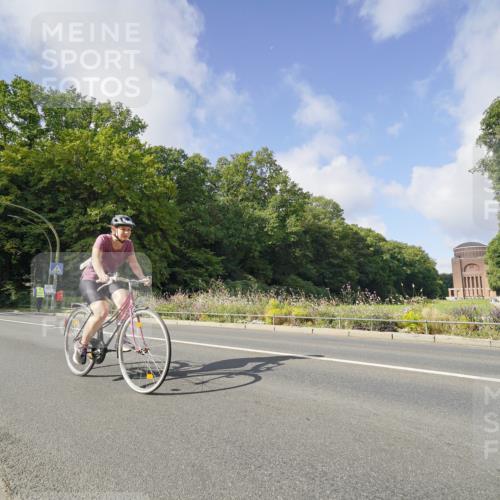 14.09.2025 - Stadtparktriathlon Michael Burmester http://msf.ph/oto/8891749 14.09.2025 10:44:14 Radfahren 582, 661, 668, 718, 763, 775, 782 meine-sportfotos.de