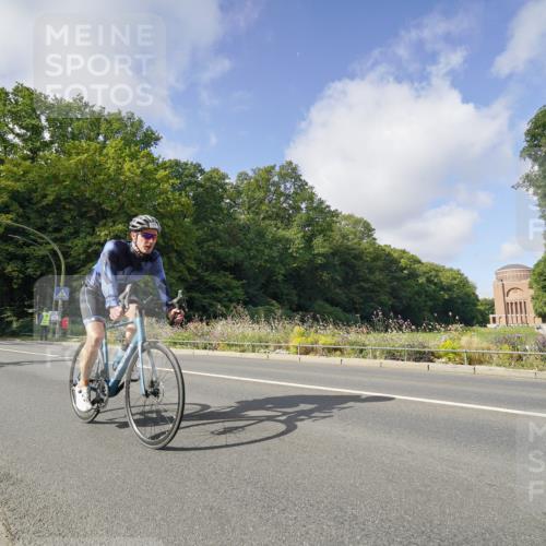 14.09.2025 - Stadtparktriathlon Michael Burmester http://msf.ph/oto/8891789 14.09.2025 10:45:40 Radfahren 622, 686, 761 meine-sportfotos.de