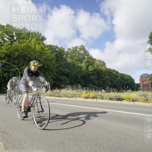 14.09.2025 - Stadtparktriathlon Michael Burmester http://msf.ph/oto/8891840 14.09.2025 10:47:55 Radfahren 641, 695, 697, 729, 762, 787, 793, 818 meine-sportfotos.de