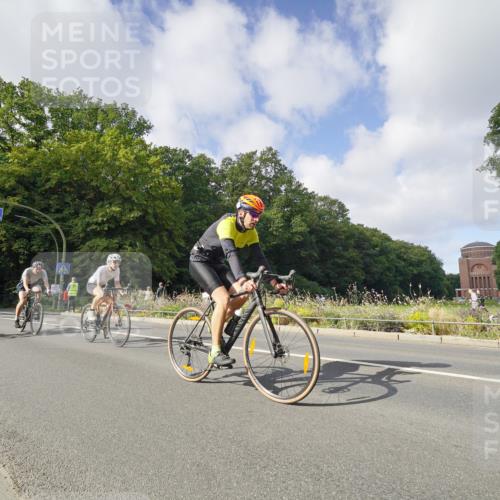 14.09.2025 - Stadtparktriathlon Michael Burmester http://msf.ph/oto/8891846 14.09.2025 10:48:04 Radfahren 647, 662, 665, 695, 728, 740, 749, 762, 765, 777, 818 meine-sportfotos.de