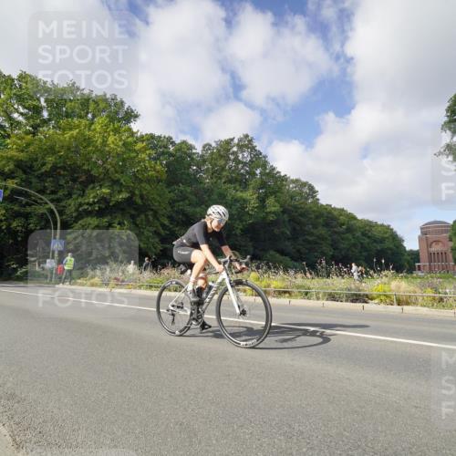 14.09.2025 - Stadtparktriathlon Michael Burmester http://msf.ph/oto/8891851 14.09.2025 10:48:05 Radfahren 647, 662, 665, 695, 728, 740, 749, 762, 765, 777, 818 meine-sportfotos.de