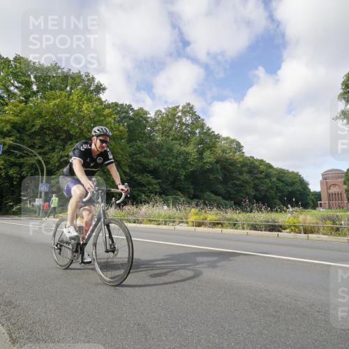14.09.2025 - Stadtparktriathlon Michael Burmester http://msf.ph/oto/8891861 14.09.2025 10:48:23 Radfahren 776, 796, 803 meine-sportfotos.de