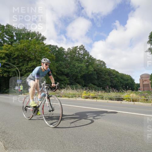 14.09.2025 - Stadtparktriathlon Michael Burmester http://msf.ph/oto/8891864 14.09.2025 10:48:37 Radfahren 769, 781, 807 meine-sportfotos.de
