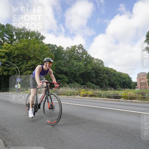 14.09.2025 - Stadtparktriathlon Michael Burmester http://msf.ph/oto/8891869 14.09.2025 10:48:57 Radfahren 558, 626, 746, 760, 771, 778, 802 meine-sportfotos.de