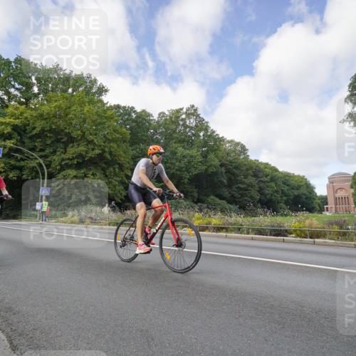 14.09.2025 - Stadtparktriathlon Michael Burmester http://msf.ph/oto/8891876 14.09.2025 10:49:03 Radfahren 558, 674, 746, 760, 770, 771, 778, 802 meine-sportfotos.de