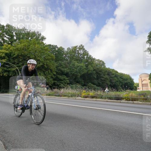 14.09.2025 - Stadtparktriathlon Michael Burmester http://msf.ph/oto/8891889 14.09.2025 10:49:34 Radfahren 712, 714, 791, 821 meine-sportfotos.de