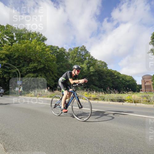 14.09.2025 - Stadtparktriathlon Michael Burmester http://msf.ph/oto/8891900 14.09.2025 10:50:09 Radfahren 681, 692, 764, 783, 788, 798, 811, 817, 820 meine-sportfotos.de