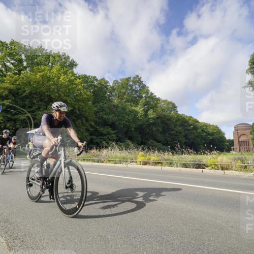 14.09.2025 - Stadtparktriathlon Michael Burmester http://msf.ph/oto/8891901 14.09.2025 10:50:10 Radfahren 681, 692, 764, 783, 788, 798, 811, 817, 820 meine-sportfotos.de