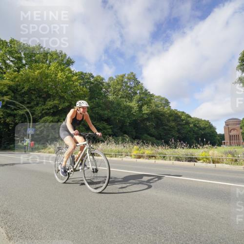 14.09.2025 - Stadtparktriathlon Michael Burmester http://msf.ph/oto/8891913 14.09.2025 10:50:39 Radfahren 676, 683, 739, 753, 782 meine-sportfotos.de