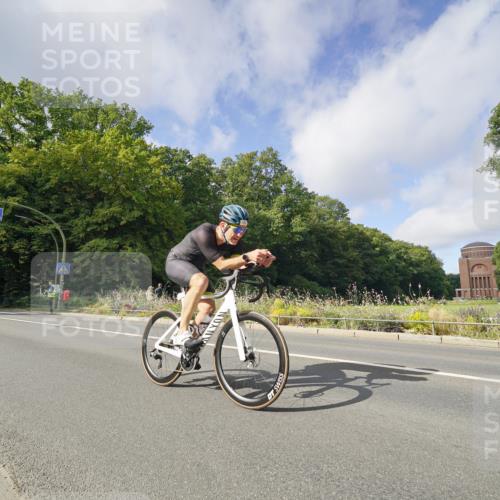 14.09.2025 - Stadtparktriathlon Michael Burmester http://msf.ph/oto/8891916 14.09.2025 10:50:43 Radfahren 659, 676, 683, 737, 739, 753, 782 meine-sportfotos.de