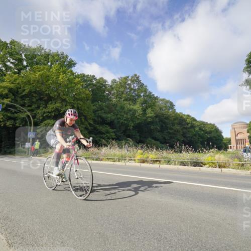 14.09.2025 - Stadtparktriathlon Michael Burmester http://msf.ph/oto/8891926 14.09.2025 10:51:13 Radfahren 716 meine-sportfotos.de