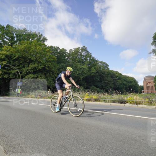 14.09.2025 - Stadtparktriathlon Michael Burmester http://msf.ph/oto/8891949 14.09.2025 10:52:19 Radfahren 655, 748, 759, 785, 797, 800, 805, 806 meine-sportfotos.de