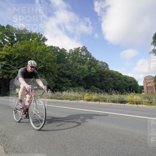 14.09.2025 - Stadtparktriathlon Michael Burmester http://msf.ph/oto/8891950 14.09.2025 10:52:20 Radfahren 633, 655, 748, 759, 797, 800, 805, 806 meine-sportfotos.de