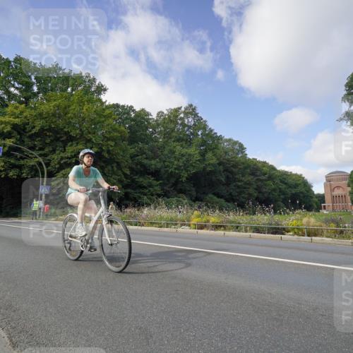 14.09.2025 - Stadtparktriathlon Michael Burmester http://msf.ph/oto/8891956 14.09.2025 10:52:26 Radfahren 633, 655, 663, 677, 748, 800, 805 meine-sportfotos.de