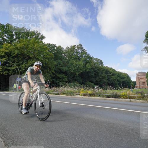 14.09.2025 - Stadtparktriathlon Michael Burmester http://msf.ph/oto/8891959 14.09.2025 10:52:31 Radfahren 633, 655, 663, 677 meine-sportfotos.de