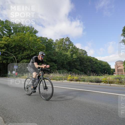 14.09.2025 - Stadtparktriathlon Michael Burmester http://msf.ph/oto/8892017 14.09.2025 10:54:42 Radfahren 627, 667, 671, 702, 728, 732, 736, 749 meine-sportfotos.de