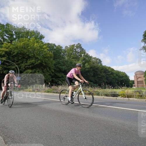 14.09.2025 - Stadtparktriathlon Michael Burmester http://msf.ph/oto/8892020 14.09.2025 10:54:47 Radfahren 627, 636, 702, 728, 732, 736, 780, 787, 790, 825 meine-sportfotos.de