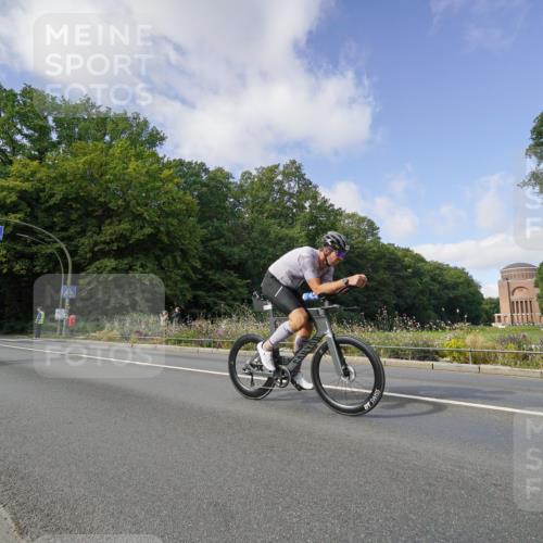 14.09.2025 - Stadtparktriathlon Michael Burmester http://msf.ph/oto/8892025 14.09.2025 10:54:51 Radfahren 627, 636, 687, 700, 702, 704, 728, 736, 780, 787, 790, 825, 901 meine-sportfotos.de