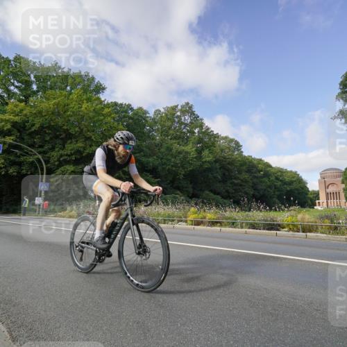 14.09.2025 - Stadtparktriathlon Michael Burmester http://msf.ph/oto/8892027 14.09.2025 10:54:53 Radfahren 636, 687, 700, 702, 704, 728, 736, 780, 786, 787, 790, 825, 901 meine-sportfotos.de
