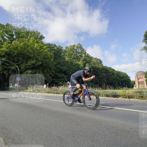 14.09.2025 - Stadtparktriathlon Michael Burmester http://msf.ph/oto/8892036 14.09.2025 10:55:08 Radfahren 632, 686, 699, 705, 721, 729, 769, 847 meine-sportfotos.de