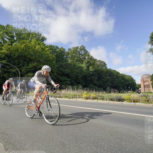 14.09.2025 - Stadtparktriathlon Michael Burmester http://msf.ph/oto/8892039 14.09.2025 10:55:12 Radfahren 632, 686, 699, 705, 721, 729, 769, 847 meine-sportfotos.de
