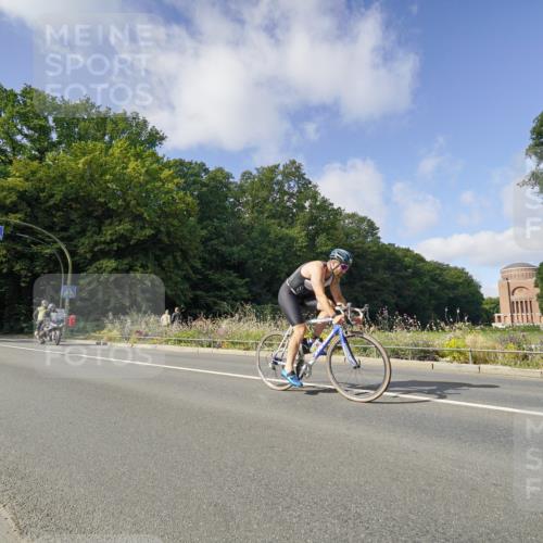 14.09.2025 - Stadtparktriathlon Michael Burmester http://msf.ph/oto/8892045 14.09.2025 10:55:17 Radfahren 632, 699, 705, 721, 729, 842, 847, 875 meine-sportfotos.de
