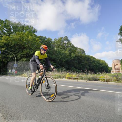14.09.2025 - Stadtparktriathlon Michael Burmester http://msf.ph/oto/8892052 14.09.2025 10:55:28 Radfahren 762, 770, 875 meine-sportfotos.de