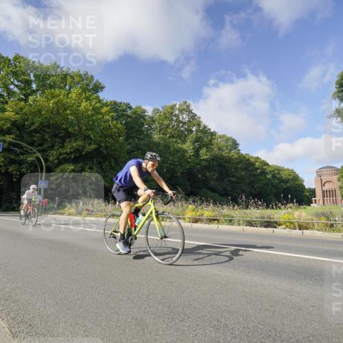 14.09.2025 - Stadtparktriathlon Michael Burmester http://msf.ph/oto/8892060 14.09.2025 10:55:59 Radfahren 647, 679, 740, 792, 818, 831, 851 meine-sportfotos.de