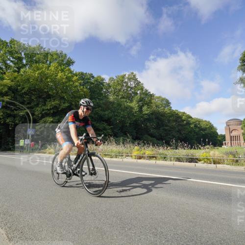 14.09.2025 - Stadtparktriathlon Michael Burmester http://msf.ph/oto/8892064 14.09.2025 10:56:01 Radfahren 647, 679, 740, 781, 792, 818, 831, 851 meine-sportfotos.de