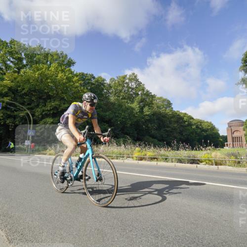 14.09.2025 - Stadtparktriathlon Michael Burmester http://msf.ph/oto/8892068 14.09.2025 10:56:09 Radfahren 679, 781, 831 meine-sportfotos.de