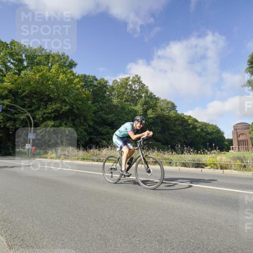 14.09.2025 - Stadtparktriathlon Michael Burmester http://msf.ph/oto/8892073 14.09.2025 10:56:27 Radfahren 645, 756, 763, 778, 802, 803, 888 meine-sportfotos.de