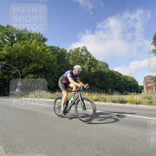 14.09.2025 - Stadtparktriathlon Michael Burmester http://msf.ph/oto/8892085 14.09.2025 10:56:42 Radfahren 697, 746, 755, 771, 774, 776, 788, 807, 811, 849, 914 meine-sportfotos.de