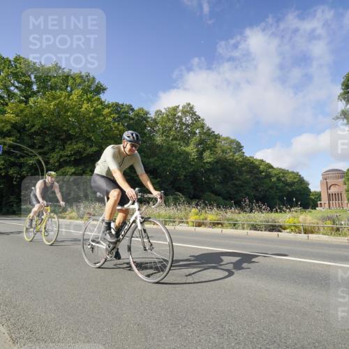 14.09.2025 - Stadtparktriathlon Michael Burmester http://msf.ph/oto/8892090 14.09.2025 10:56:49 Radfahren 697, 746, 755, 764, 767, 771, 776, 783, 796, 807, 811, 817, 914 meine-sportfotos.de