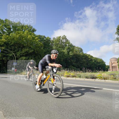14.09.2025 - Stadtparktriathlon Michael Burmester http://msf.ph/oto/8892097 14.09.2025 10:56:53 Radfahren 697, 746, 755, 764, 767, 771, 783, 796, 798, 807, 811, 817, 909, 914 meine-sportfotos.de