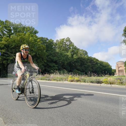 14.09.2025 - Stadtparktriathlon Michael Burmester http://msf.ph/oto/8892108 14.09.2025 10:57:11 Radfahren 626, 754, 782, 850 meine-sportfotos.de