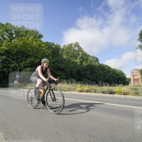 14.09.2025 - Stadtparktriathlon Michael Burmester http://msf.ph/oto/8892110 14.09.2025 10:57:12 Radfahren 626, 754, 782, 850 meine-sportfotos.de