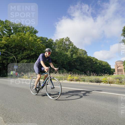 14.09.2025 - Stadtparktriathlon Michael Burmester http://msf.ph/oto/8892118 14.09.2025 10:57:31 Radfahren 638, 753, 777, 827, 833, 867, 905 meine-sportfotos.de