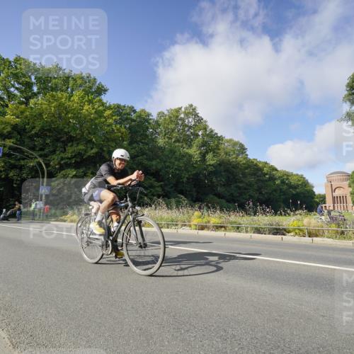14.09.2025 - Stadtparktriathlon Michael Burmester http://msf.ph/oto/8892122 14.09.2025 10:57:39 Radfahren 638, 744, 777, 833, 867 meine-sportfotos.de