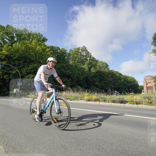 14.09.2025 - Stadtparktriathlon Michael Burmester http://msf.ph/oto/8892130 14.09.2025 10:58:00 Radfahren 637, 737, 791, 816, 826, 836, 841, 853 meine-sportfotos.de