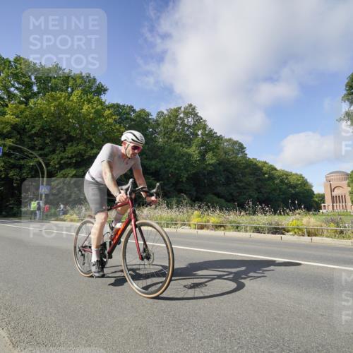 14.09.2025 - Stadtparktriathlon Michael Burmester http://msf.ph/oto/8892140 14.09.2025 10:58:24 Radfahren 692, 820, 835, 846, 848, 852, 859, 861, 872, 898, 919 meine-sportfotos.de