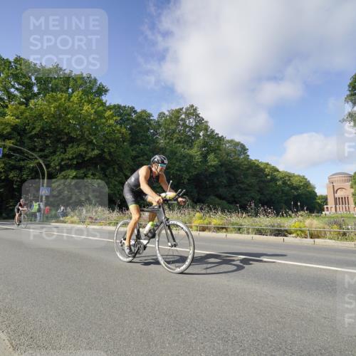 14.09.2025 - Stadtparktriathlon Michael Burmester http://msf.ph/oto/8892141 14.09.2025 10:58:26 Radfahren 820, 821, 835, 846, 848, 852, 859, 861, 872, 898, 919 meine-sportfotos.de